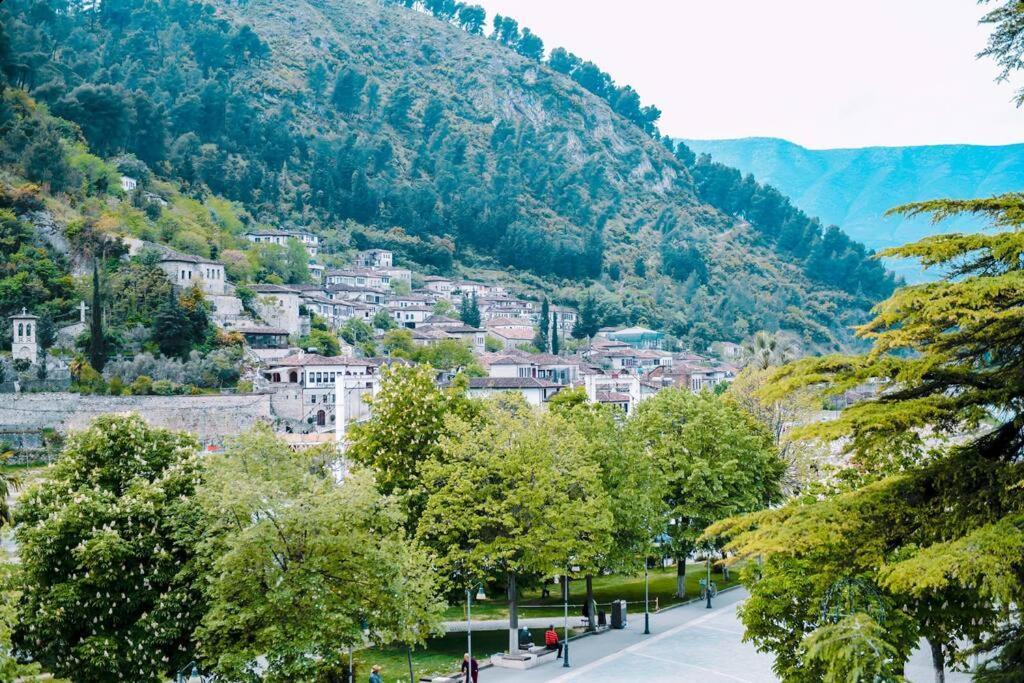 Magda Studio In Berat Center Екстер'єр фото