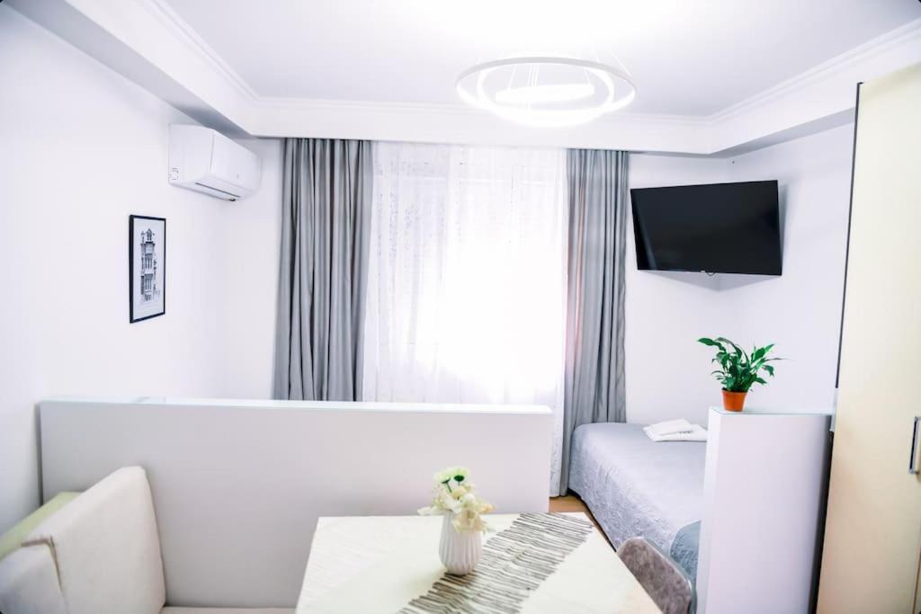 Magda Studio In Berat Center Екстер'єр фото